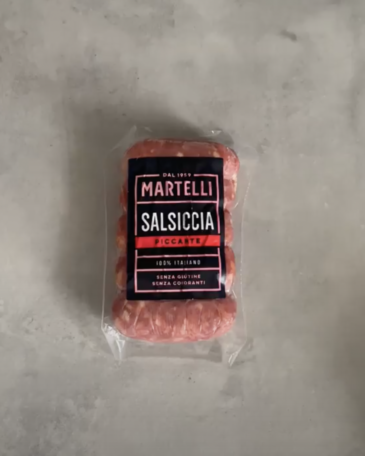 ingredienti hot dog gourmet: salsiccia piccante